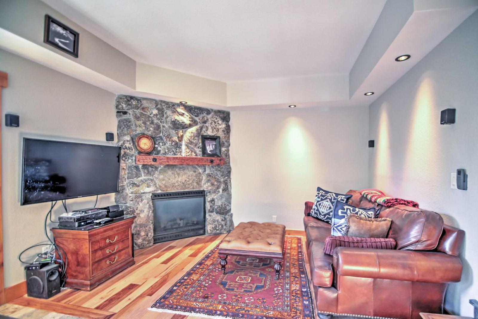 Stateline Condo Less Than 1 Mi to Boulder Lodge at Heavenly Main image 2